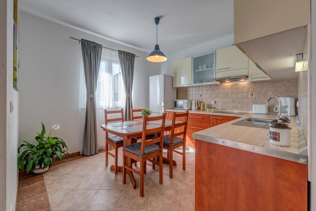 Holiday Home Mirna Vala Sevid Extérieur photo