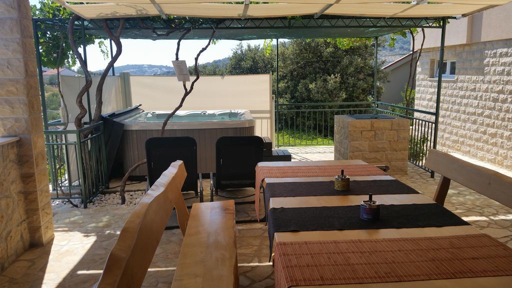Holiday Home Mirna Vala Sevid Extérieur photo